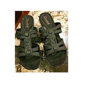 Cabela's Women's Wood Grain Wedge Slide Black 9 M NEW IN BOX